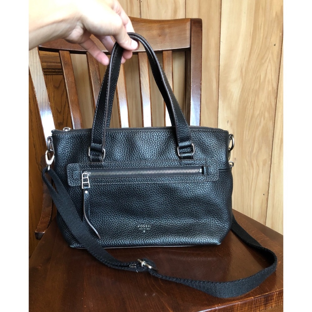 Black leather Fossil shoulder bag crossbody